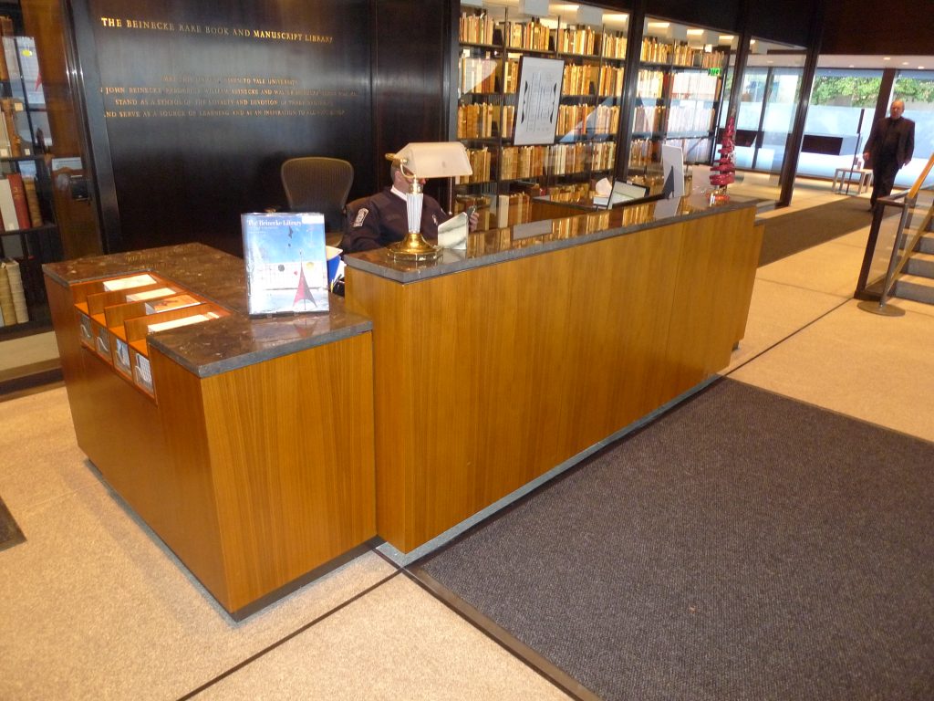 Palisander Regency rosewood table – handcrafted refinishing work